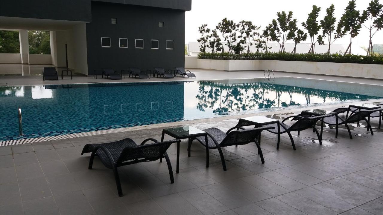 Aliff Residences 艾麗軒 Джохор Бахру Екстериор снимка