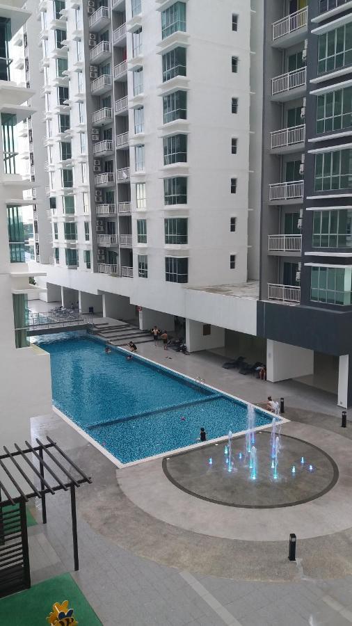 Aliff Residences 艾麗軒 Джохор Бахру Екстериор снимка